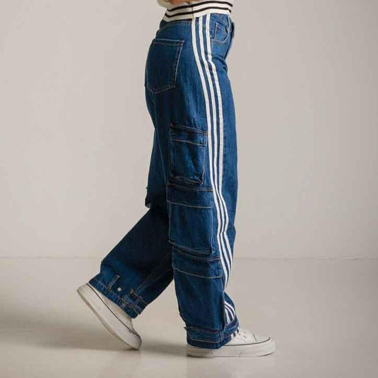 بنطلون جينز من الدنيم