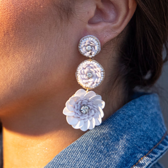 Niquero White Earrings