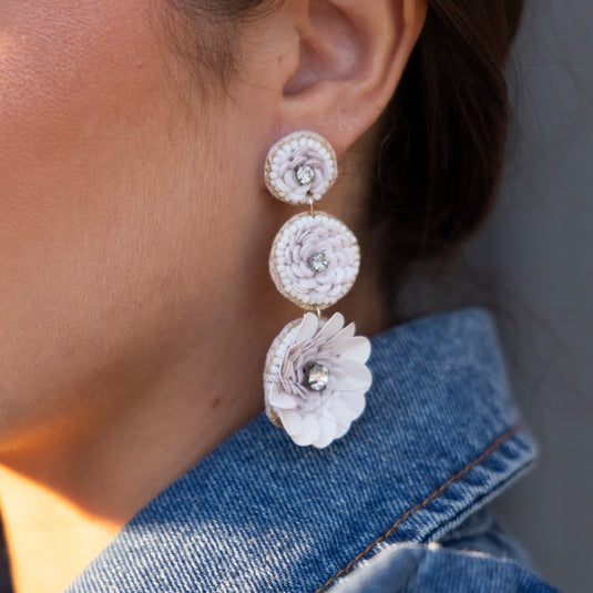 Niquero White Earrings